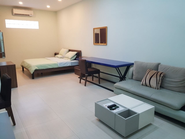 serviced studio apartment residence for rent in Phsar Kandal in Daun Penh in Phnom Penh riverside