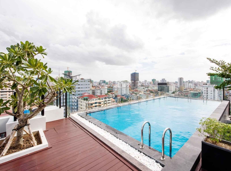 the swimming pool of the 1-bedroom duplex loft serviced apartment for rent in BKK1 in Phnom Penh Cambodia