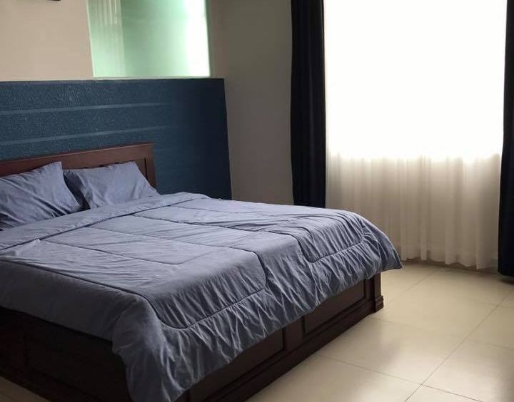 the bedroom of the 1-bedroom luxury spacious serviced apartment for rent in BKK1 in Phnom Penh Cambodia