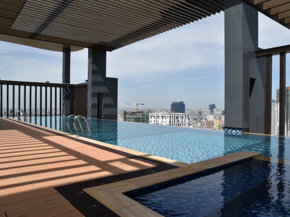 the swimming pool of the luxury serviced apartment for rent in BKK1 in Phnom Penh Cambodia