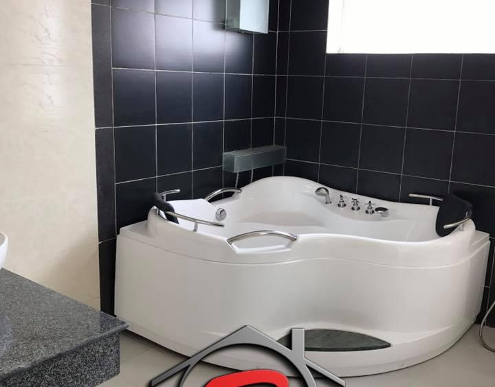 the bathroom of the 1-bedroom serviced apartment for rent in BKK1 in Phnom Penh Cambodia