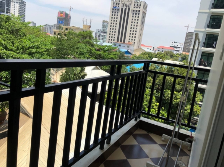 the balcony of the 1br apartment for rent in Tonle Bassac Phnom Penh Cambodia