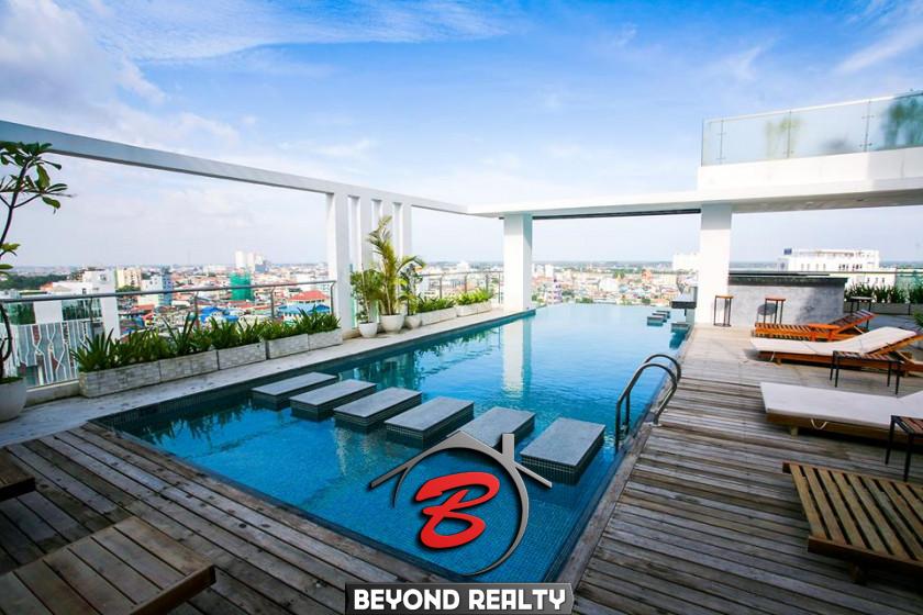 the swimming pool of the Aura Condominium condo unit for sale (resale) in Daun Penh Phnom Penh riverside (1)