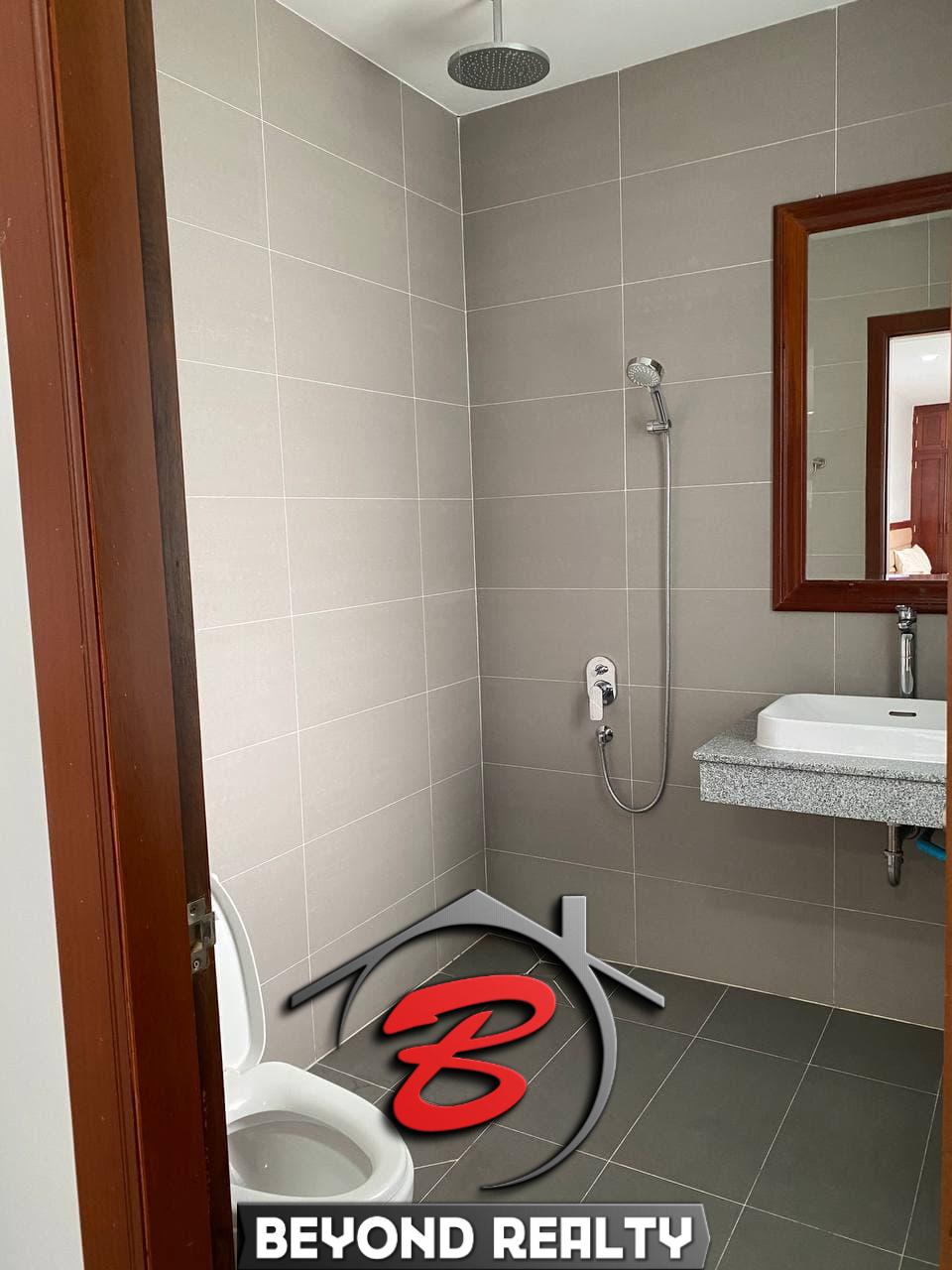 the bathroom of the the studio serviced apartment for rent in Tonle Bassac Phnom Penh Cambodia