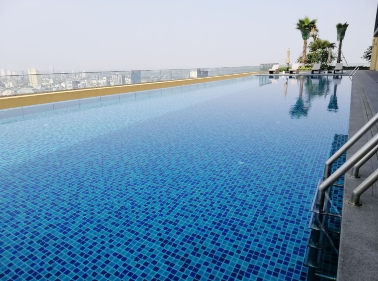 the swimming pool of the luxury serviced condo for rent in Veal Vong 7 Makara Phnom Penh
