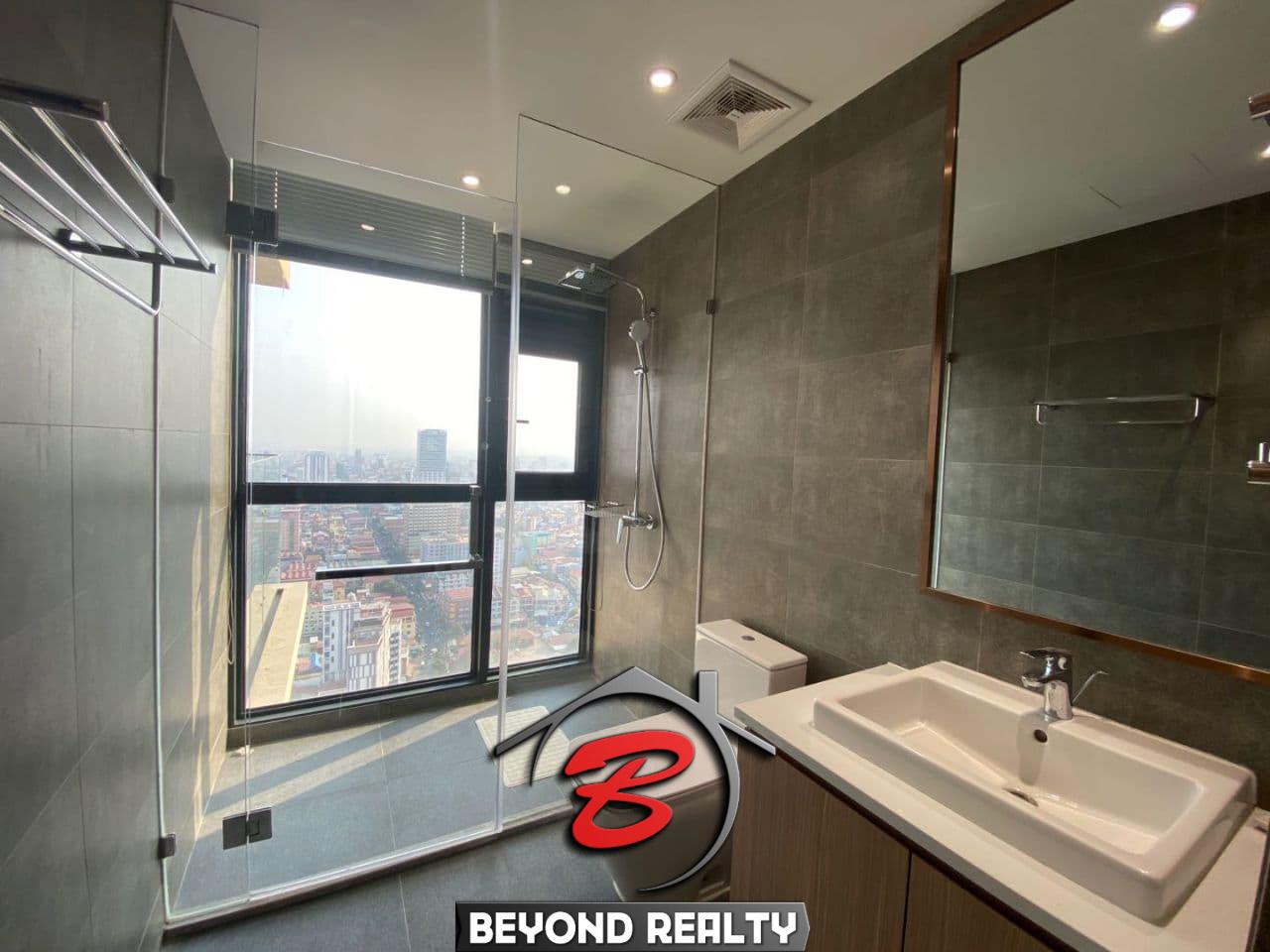 a bethroom of the 3-bedroom luxury spacious serviced flat for rent