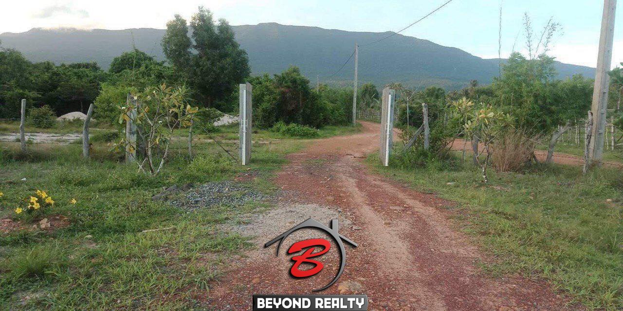 the road of the beachfront land for sale in Changhaon, Tuek Chhou Kampot Cambodia