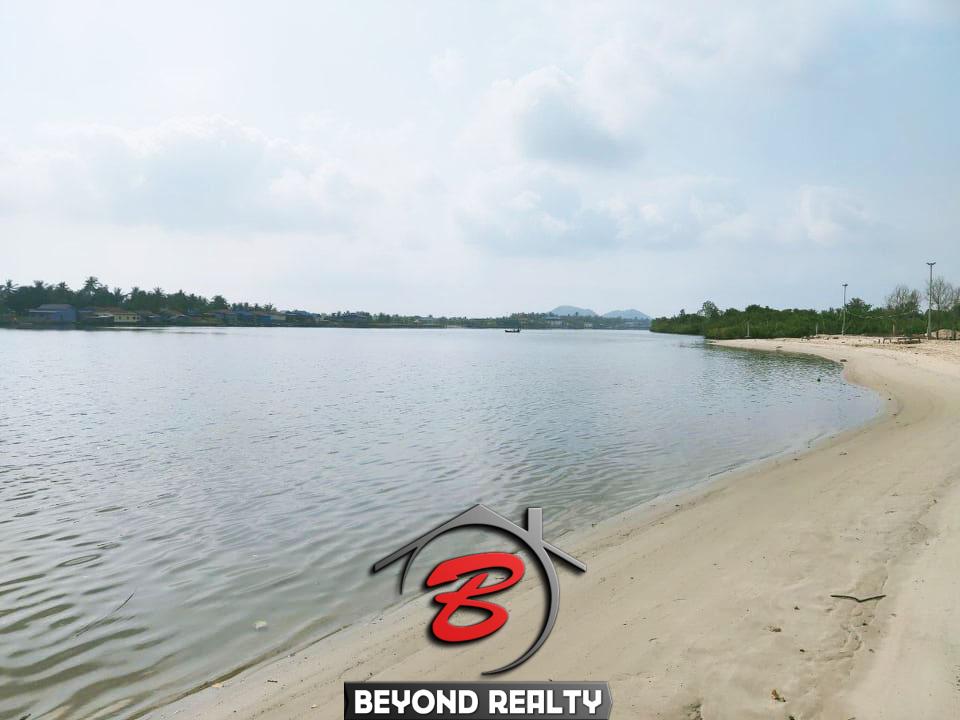 the beach of the riverside land for sale in Ta Doeb Andoung Khmer Kampot Cambodia