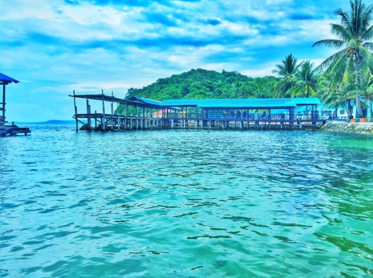 a pier in Koh Smach island